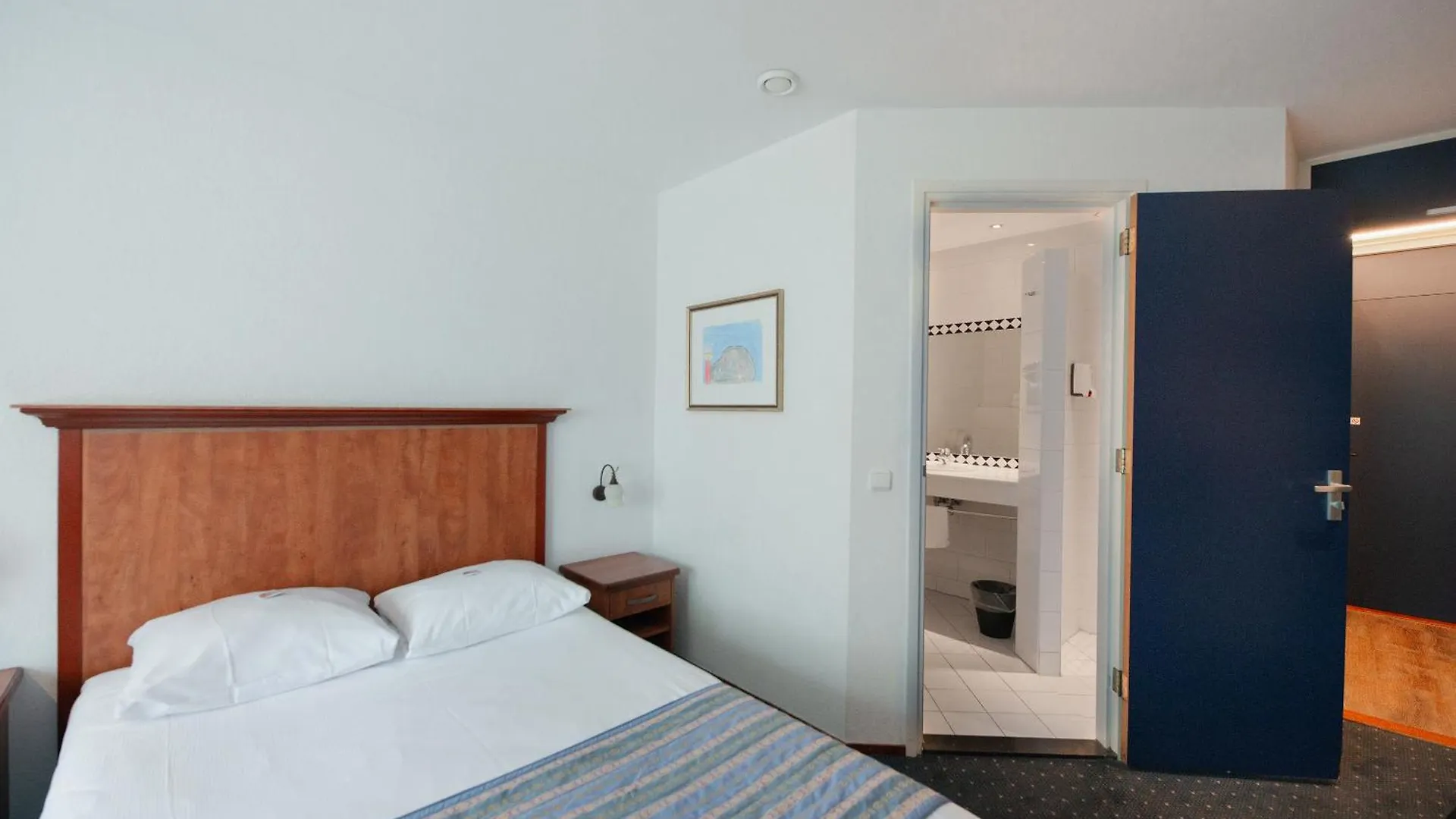 Hotel Herbergh Amsterdam Airport Badhoevedorp 3*,  Nederland